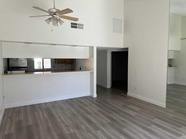 Building Photo - 40461 Bay Hill Way