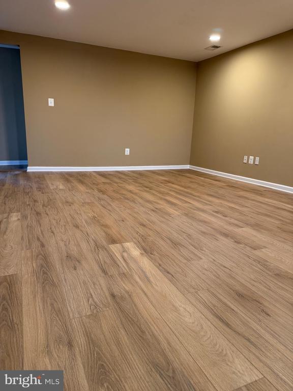 Building Photo - 2407 Saratoga Ave