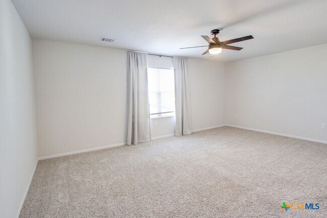 Building Photo - 324 Kenai Dr