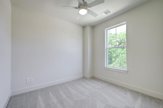 Building Photo - 5207 Burress Springs Ln