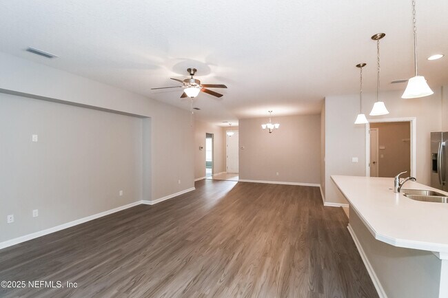 Building Photo - 11549 Sycamore Cv Ln