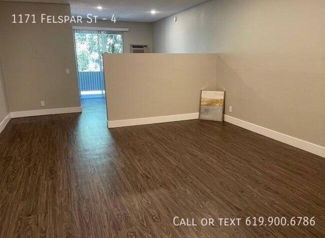 Building Photo - 1171 Felspar St