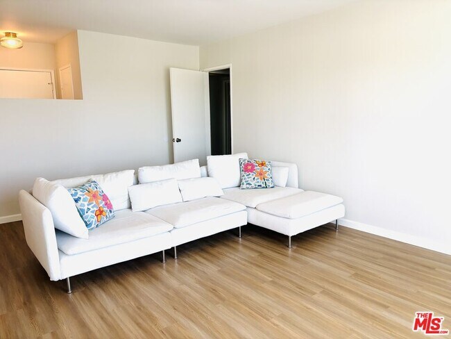 Building Photo - 5000 S Centinela Ave