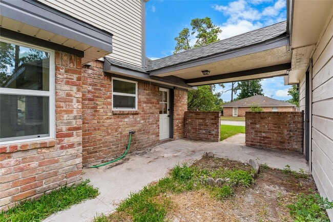Building Photo - 28814 Enchanted Dr
