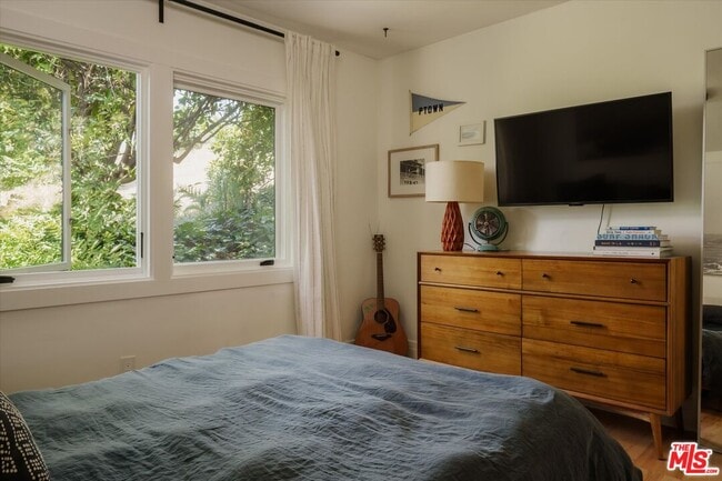 Building Photo - 1130 El Paso Dr