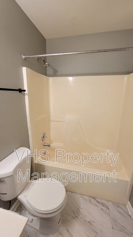 Building Photo - 553 Highland Towne Ln