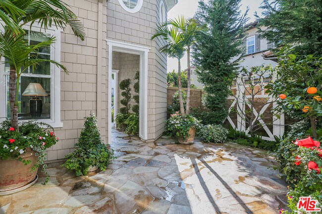 Building Photo - 7391 W Coastal View Dr