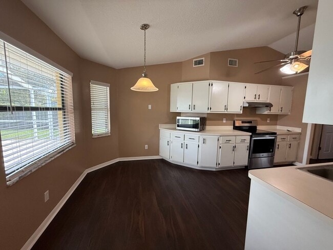 Building Photo - Charming 3-Bed, 2-Bath Oasis with Pool & E...
