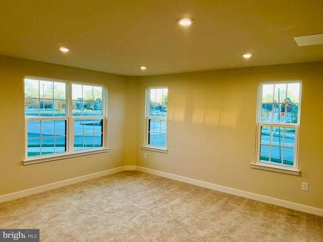 Building Photo - 303 E Grn St