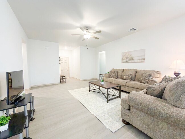 Building Photo - The Perfect Blend of Function and Luxury