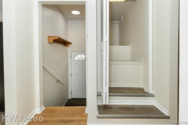 Building Photo - 2116 Garfield St