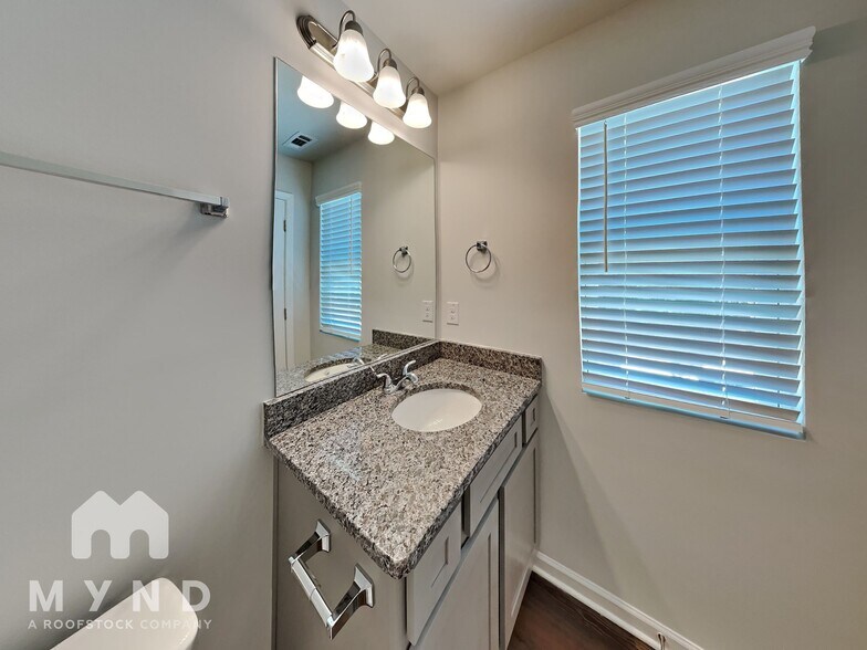 Building Photo - 1834 Carrington Dr