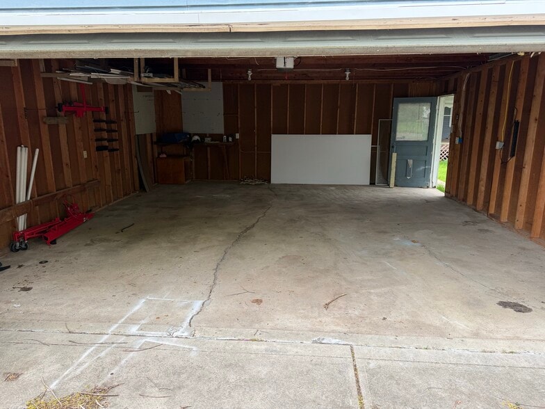 Garage - 275 W Main St