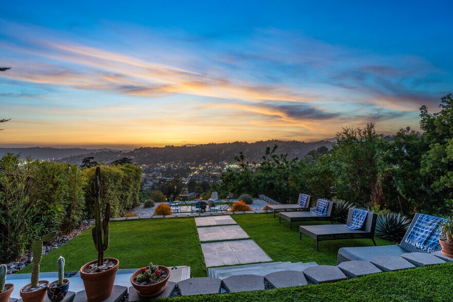 Building Photo - 3743 Latrobe St