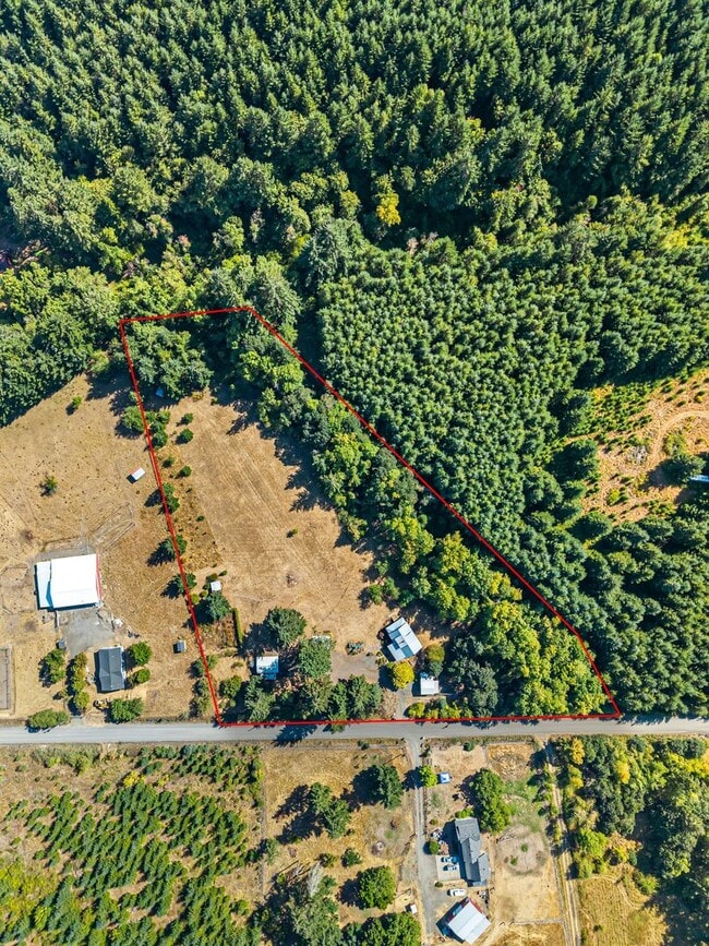 Building Photo - Monroe Four Bedroom on Acreage - Rare Find! $500 Off Move In Costs