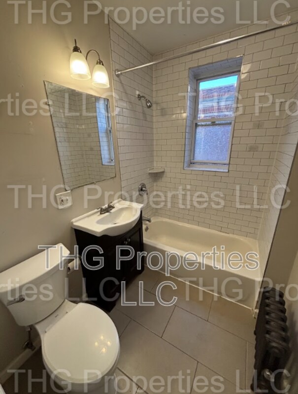 Building Photo - 490 Tremont Ave