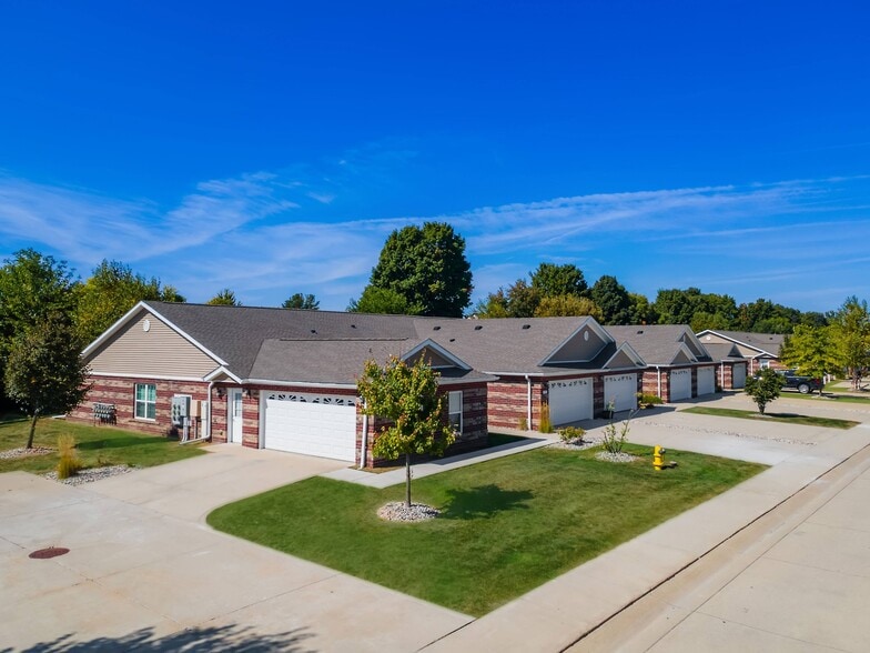 Building Photo - Redwood Washington Township MI
