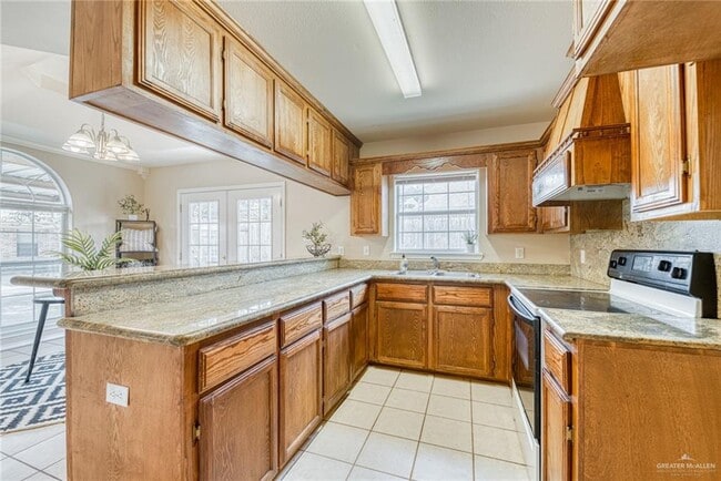 Building Photo - 12 W Sarah Evans St