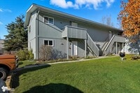 Building Photo - Charming 2BD/1BA Condo