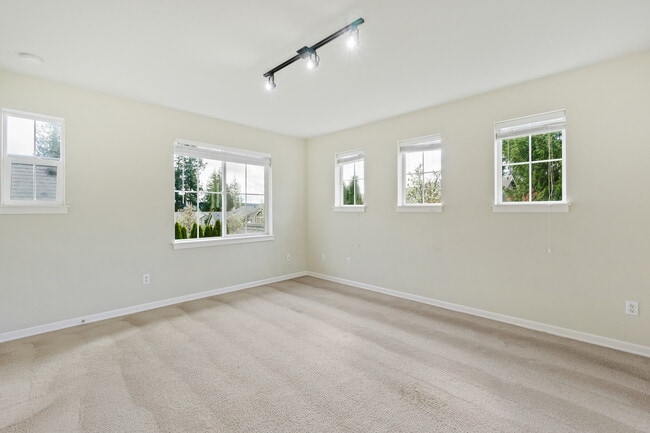 Building Photo - 17212 NE 117th Way