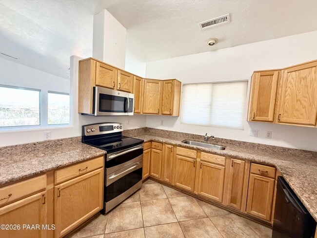 Building Photo - 1953 Putnam Pl