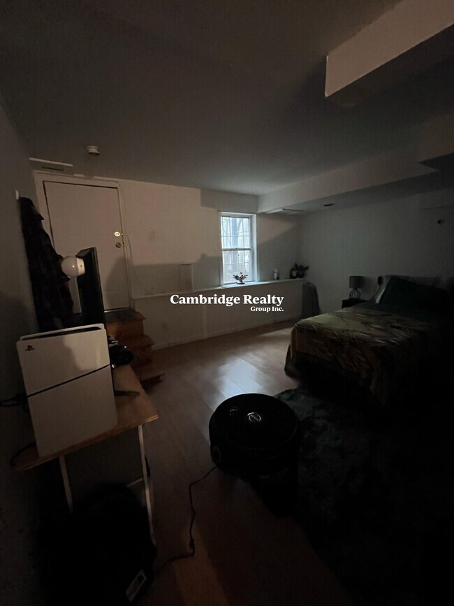 Building Photo - 731 Parker St