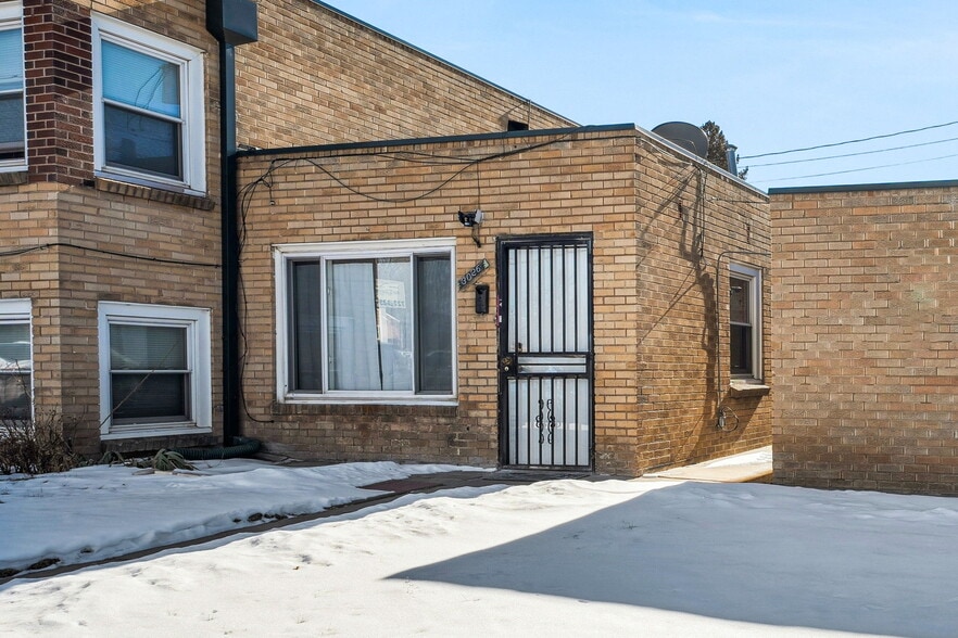 Primary Photo - 3026 Bruce Randolph Ave