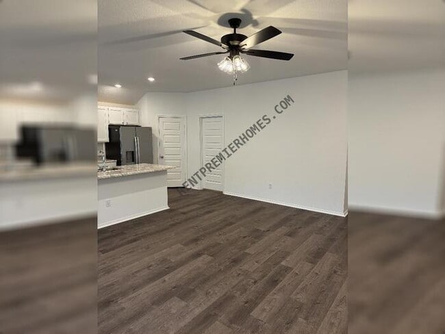 Building Photo - 102 Powder River Dr