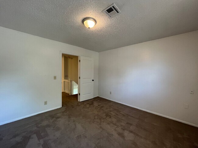 Building Photo - 4313 S Maplewood Ave