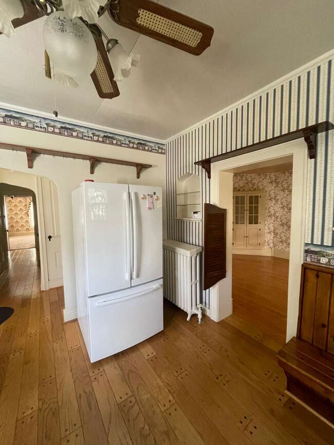 Building Photo - 1004 Pearl St