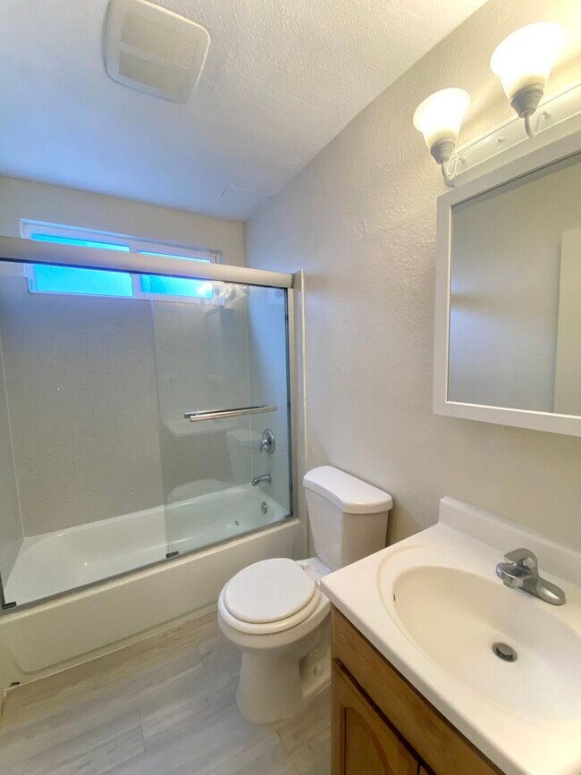 Building Photo - 33935 13th St