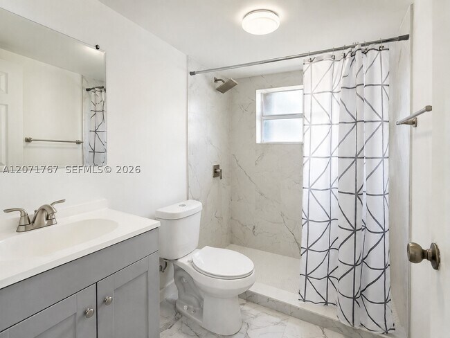 Building Photo - 6605 W 26th Dr