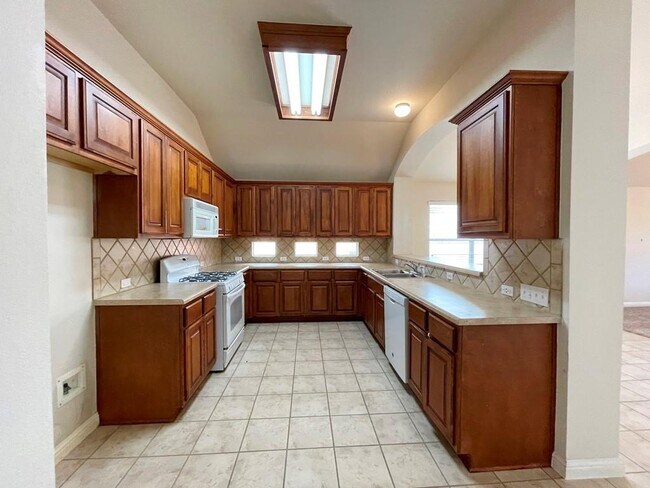 Building Photo - 3664 Fossilwood Way