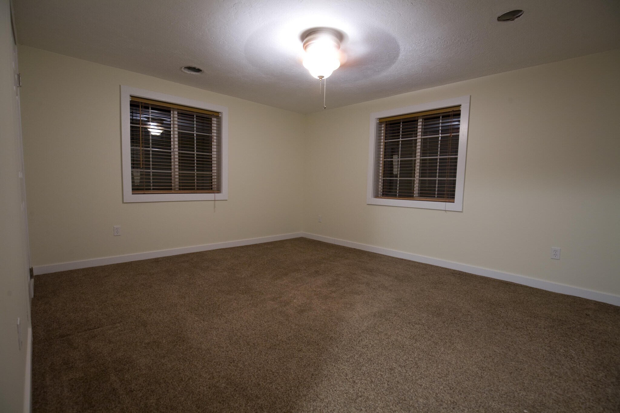Building Photo - 13923 S 2200 W