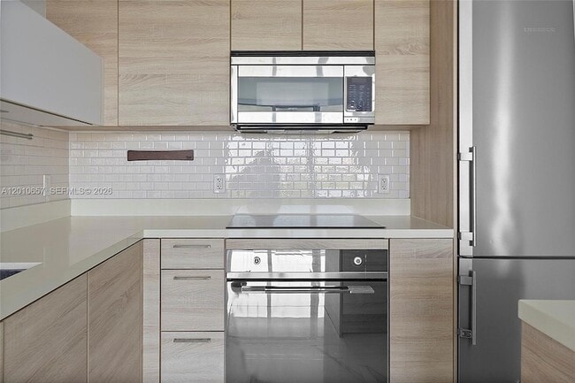 Building Photo - 16385 Biscayne Blvd