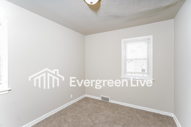 Building Photo - 5019 N 24th St