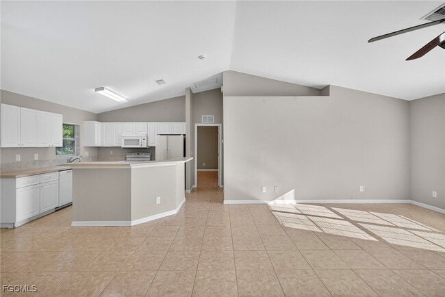 Building Photo - 408 NW 17th Ave