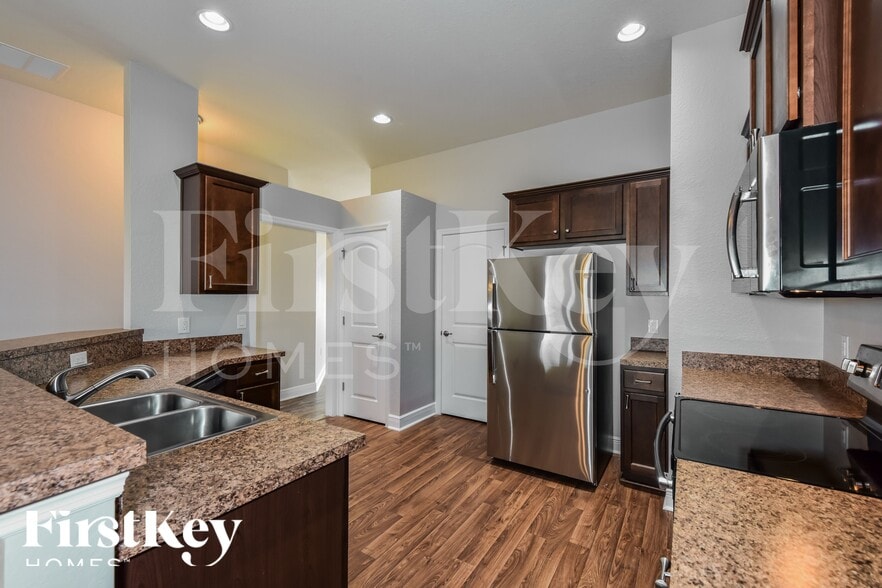 Building Photo - 2716 NW 3rd Ave