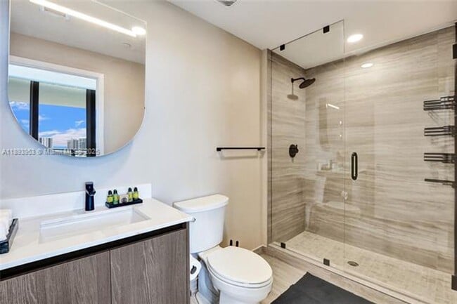 Building Photo - 580-572 72nd St