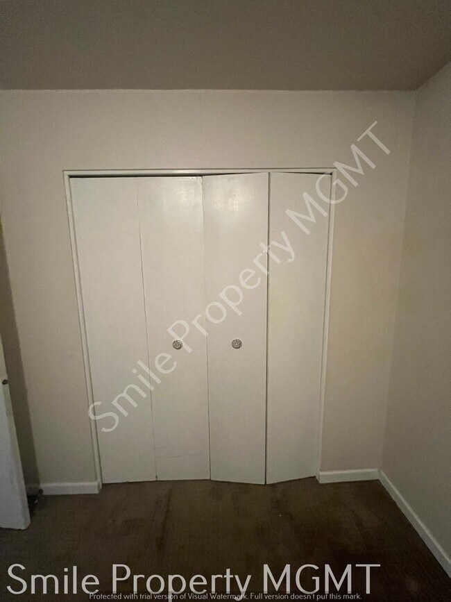 Building Photo - single house