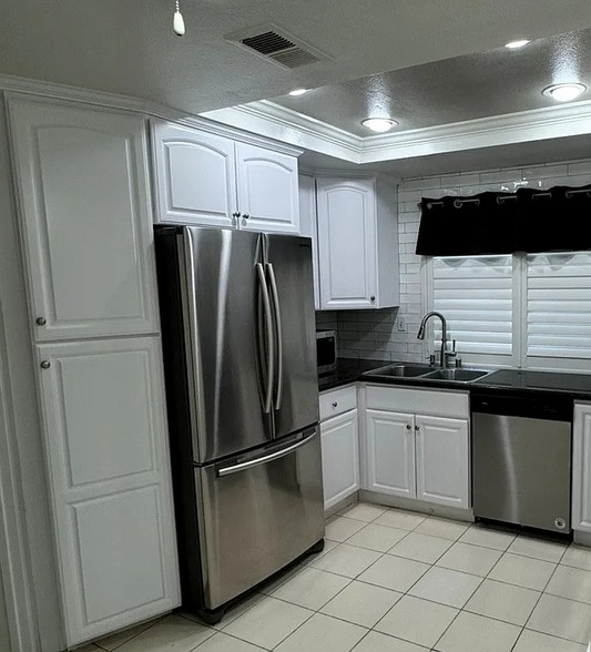 Building Photo - 3238 Canary Ct