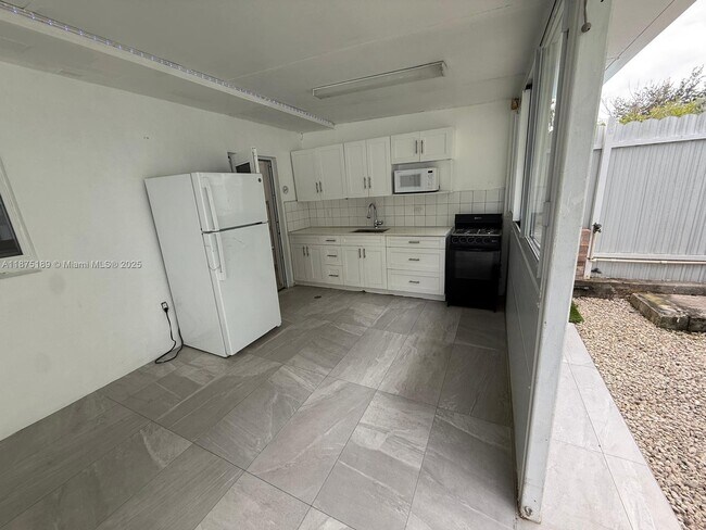 Building Photo - 20028 SW 124th Pl