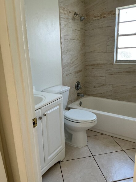 Building Photo - 6806 Mathers Ln