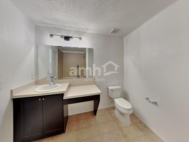 Building Photo - 10920 Pond Pine Dr