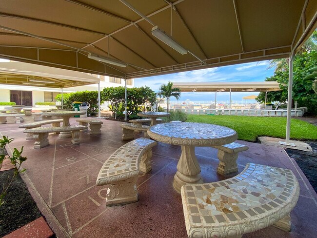 Building Photo - 3505 S Ocean Dr