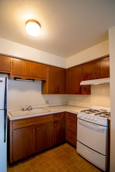 kitchen - 117 Mississippi Pl