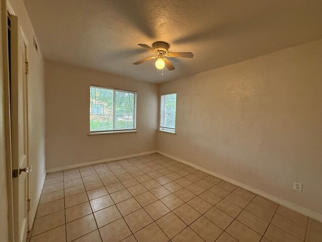 Building Photo - Historic Plaza District Apartment | Walkable Location & Classic Character