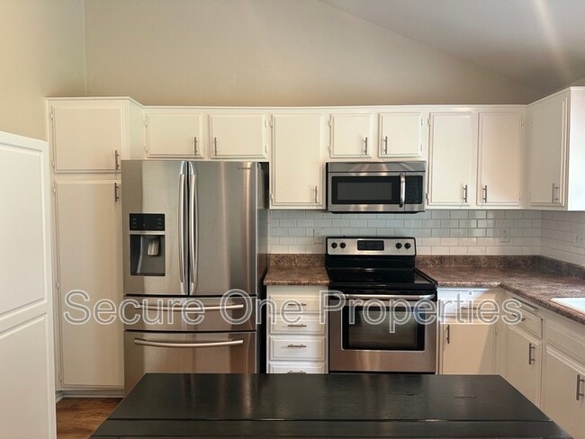 Building Photo - 29362 Hillrise Dr