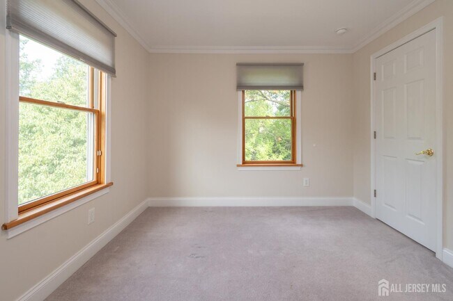 Building Photo - 135 Summerhill Rd