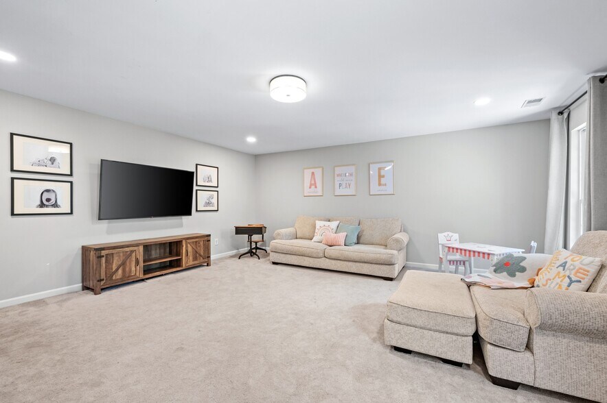 Building Photo - 6428 Holly Trace Ct